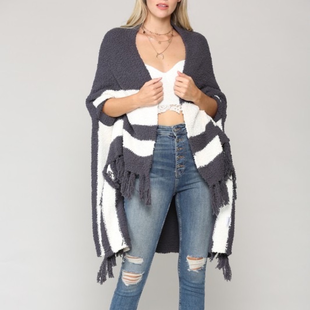 Store Closing‼️ Blanket Cardigan